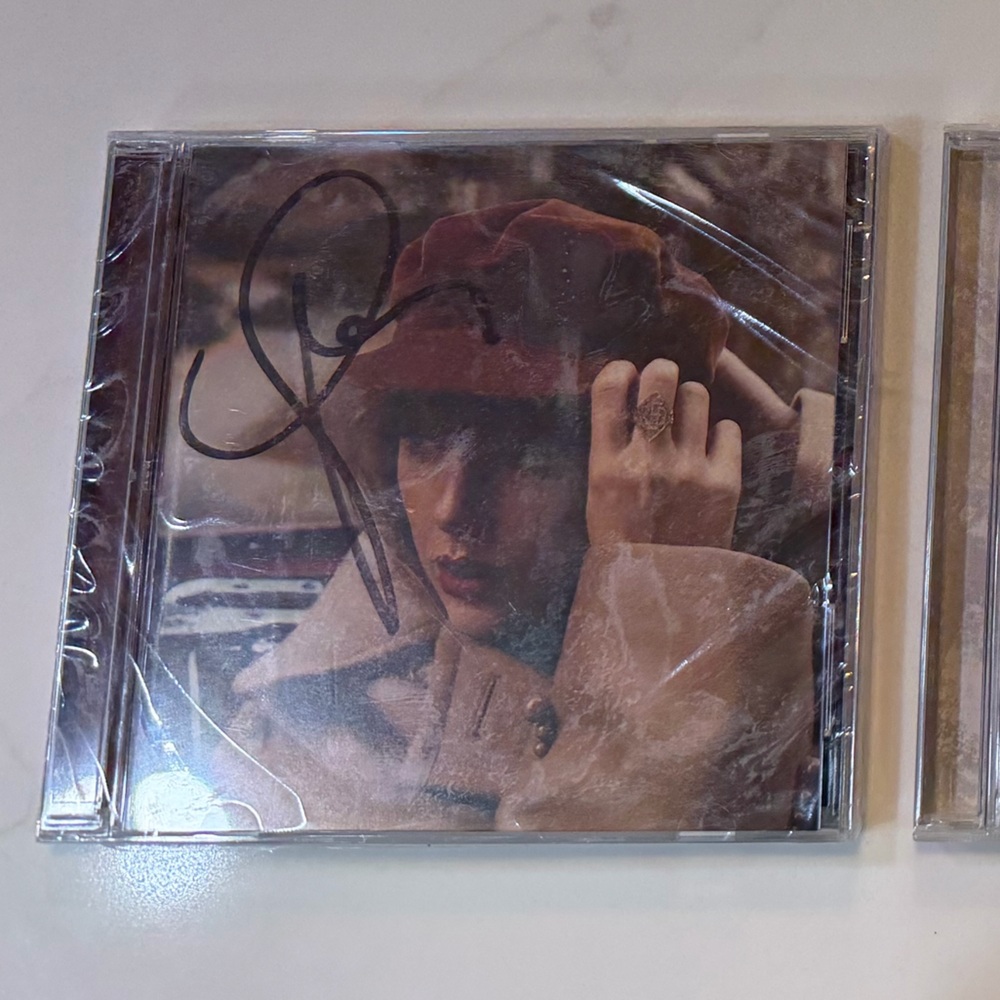 Signed RED TV